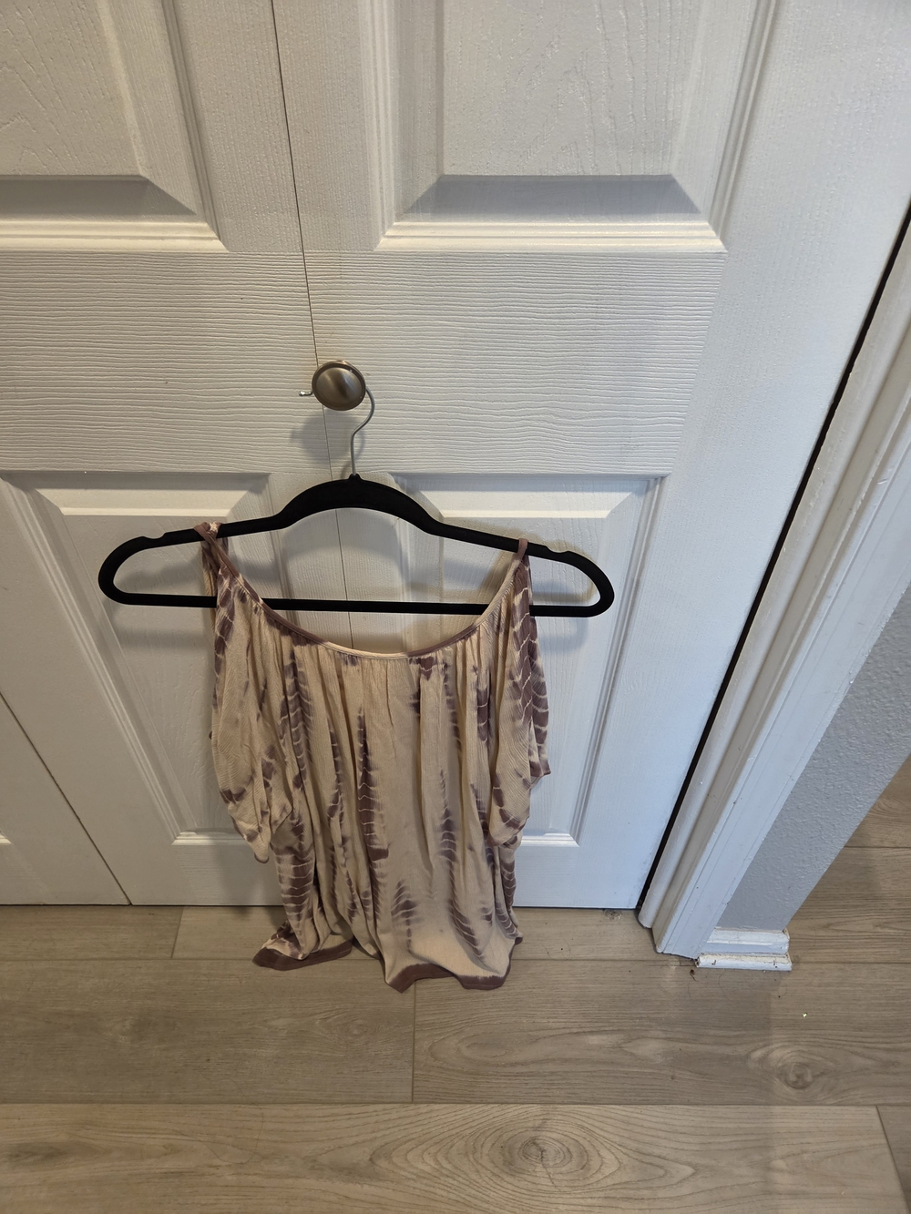 easel Taupe and Mauve Tie-Dye Off-Shoulder Crop Top
